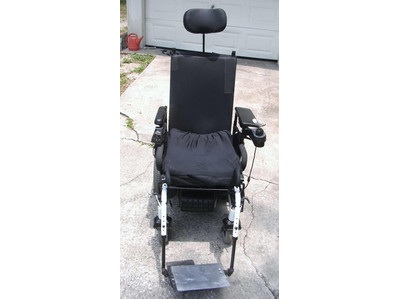 Power Wheelchair 2GT- Invacare 3200 RPM