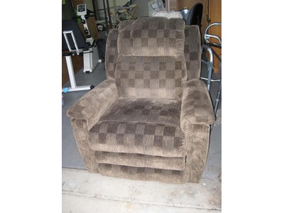 Clayton Luxury Lift Recliner by La Z Boy